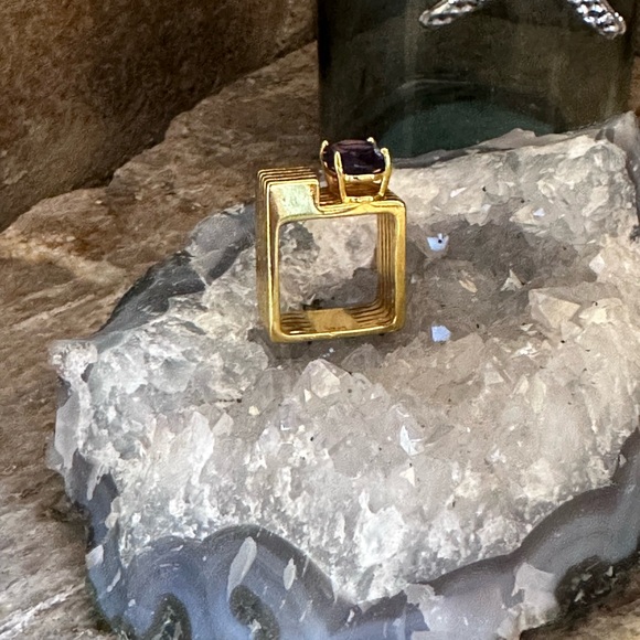 Gold Retro Amethyst Band Ring - Picture 12 of 13